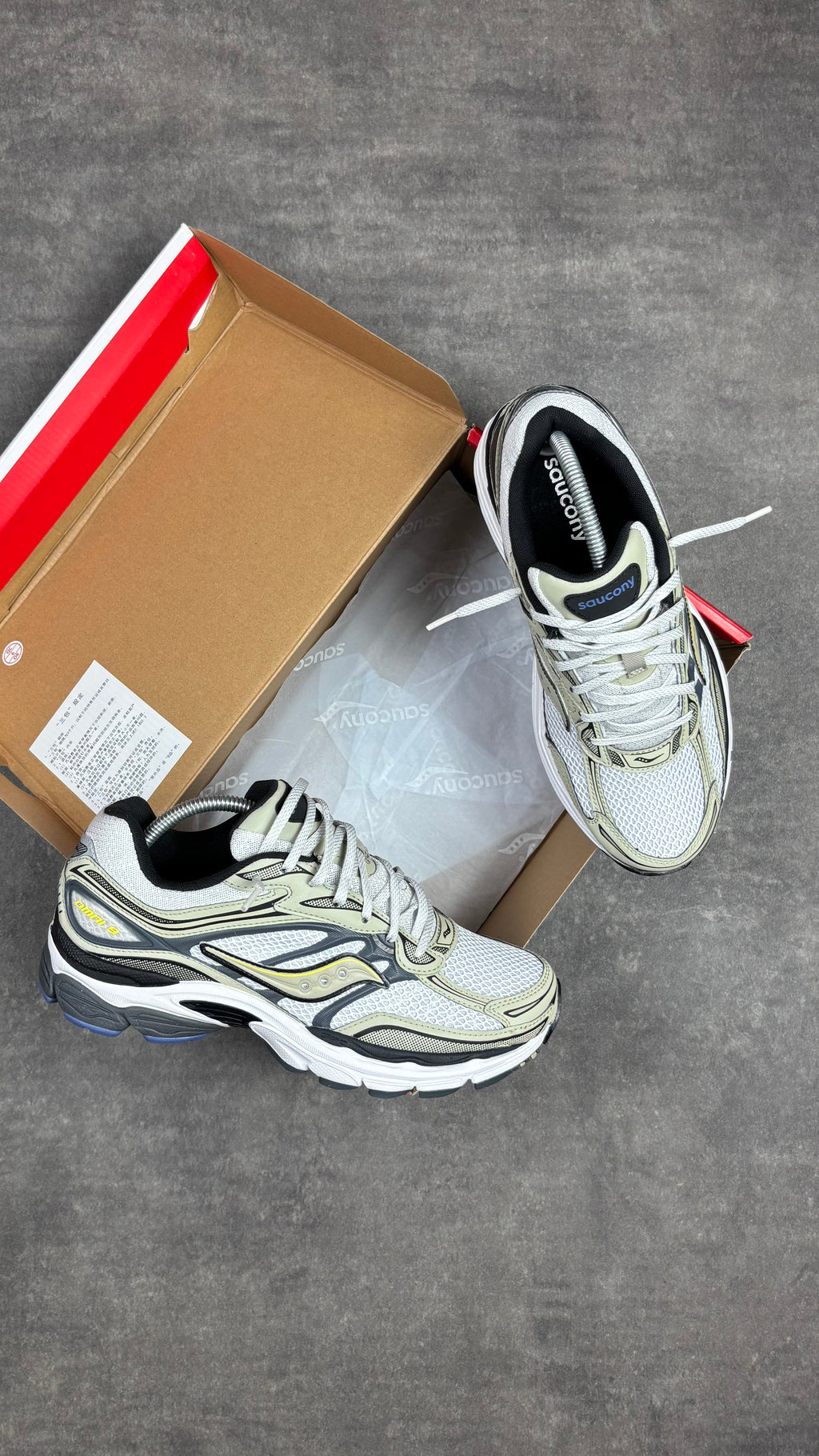 Saucony Pro Grid Omni 9 Fabricated Yellow