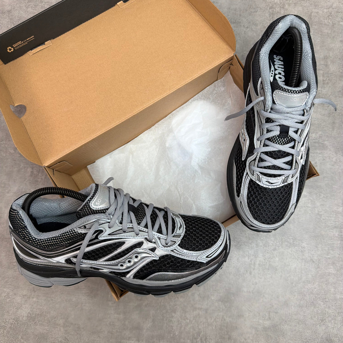 Saucony Pro Grid Omni 9 Black Silver
