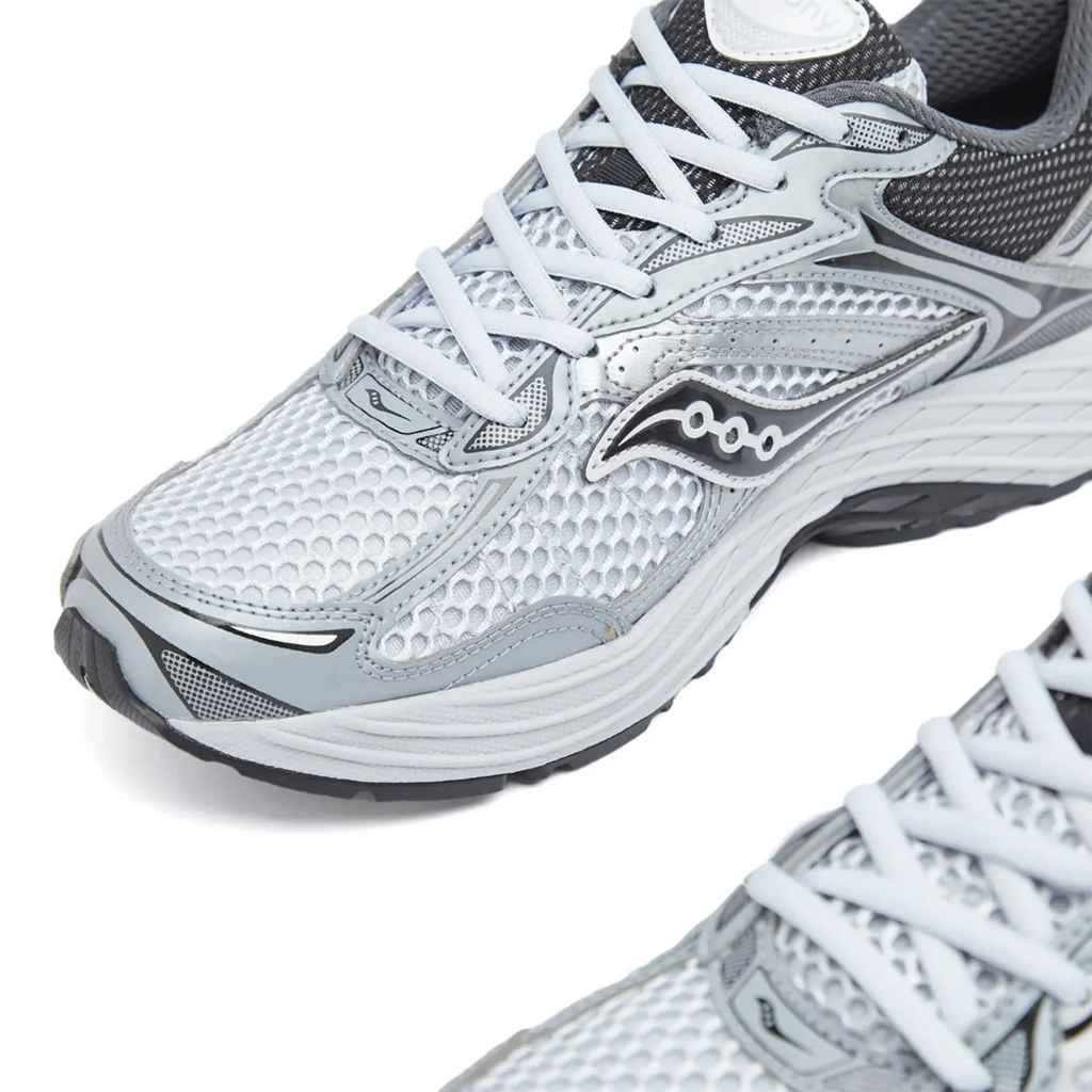 Saucony ProGrid Omni 9 Microchip